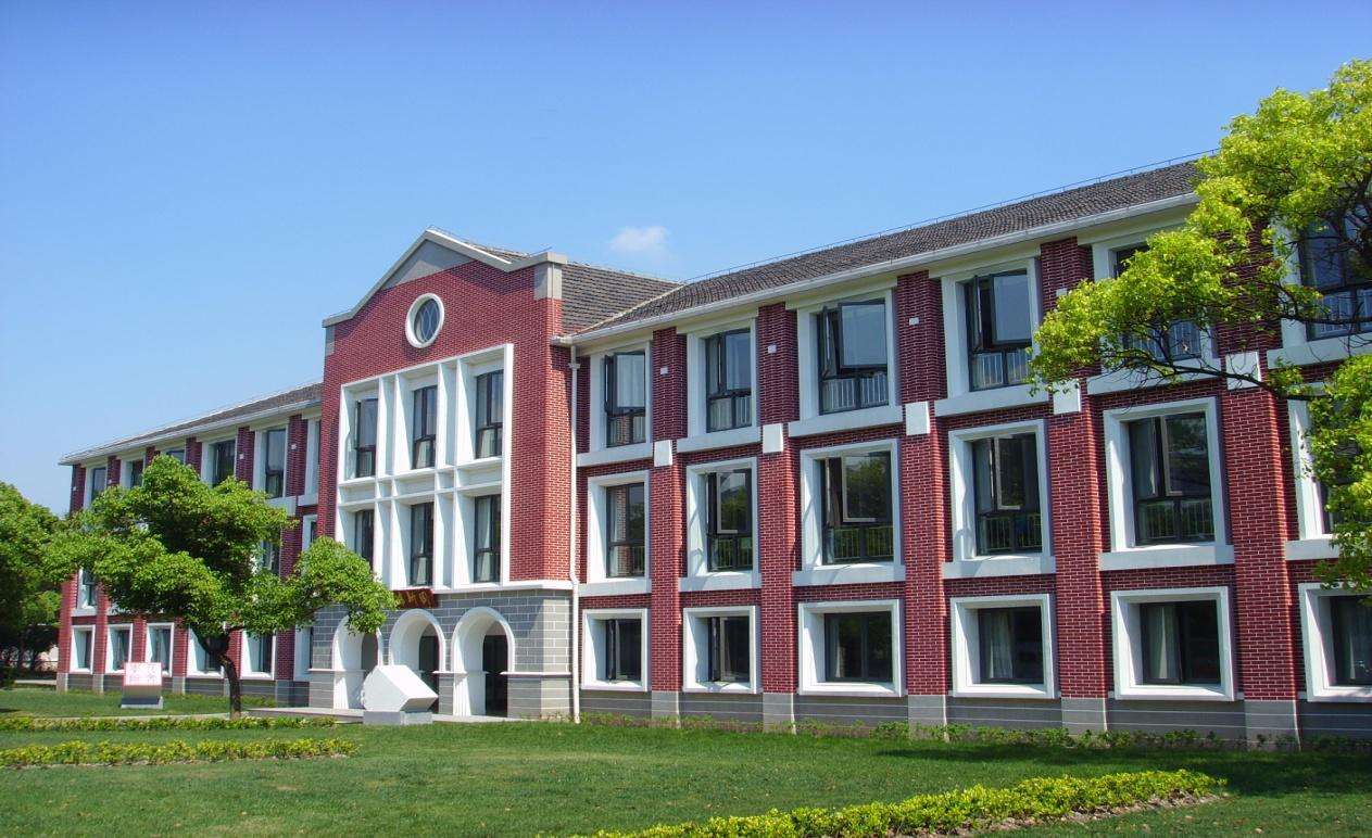 上海財經大學以信息化手段推進研究生答辯公告制度